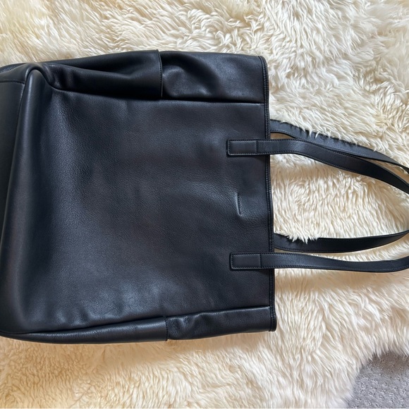 Alexander McQueen Men’s Black Medium Tote Bag - Picture 12 of 16